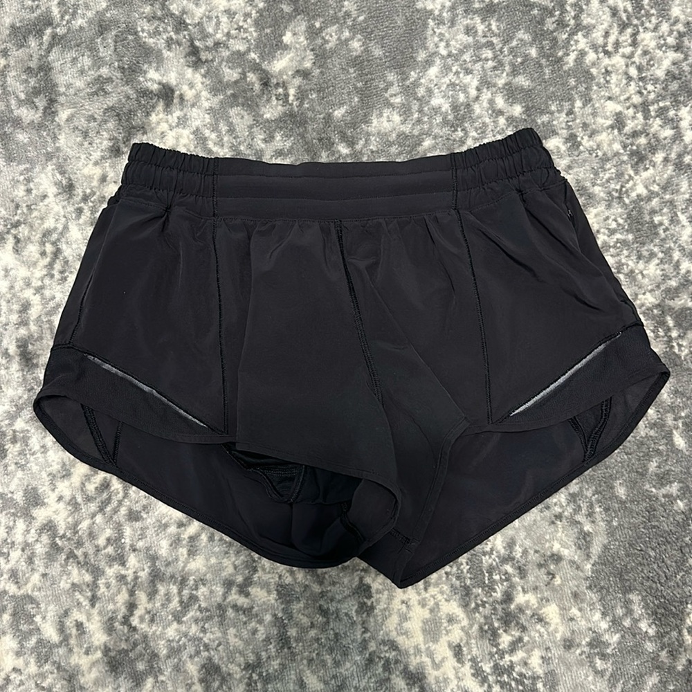 Hotty Hot Low-Rise Lined Short 2.5" in black